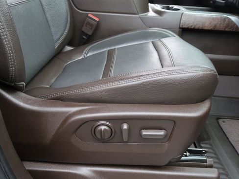 Certified 2023 GMC Sierra 3500 Denali image 36