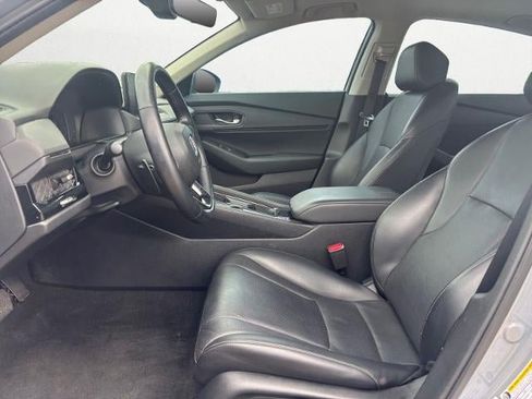 Used 2017 Honda Accord Sport image 8