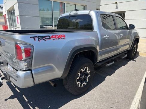 Used 2022 Toyota Tacoma TRD Off-Road w/ TRD Premium Off Road Package image 15