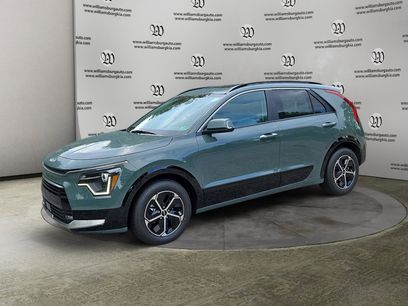 New 2025 Kia Niro SX