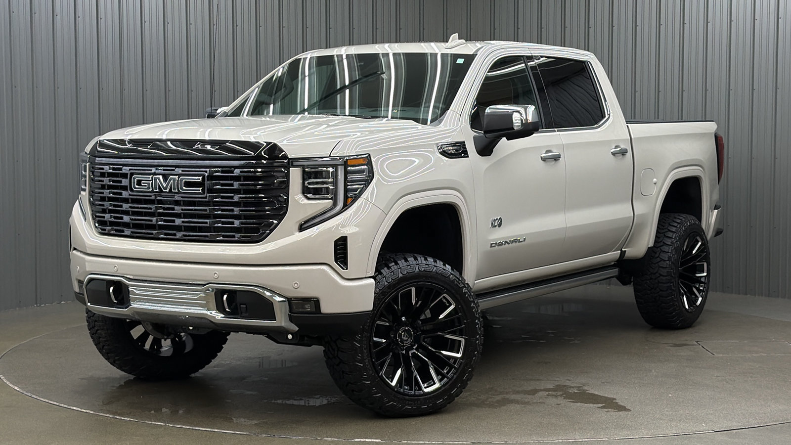 Used 2026 GMC Sierra 1500 Denali Ultimate AWD/4WD image 1