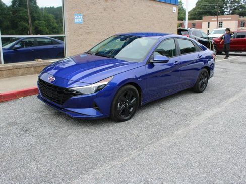 Used 2022 Hyundai Elantra Blue FWD image 3