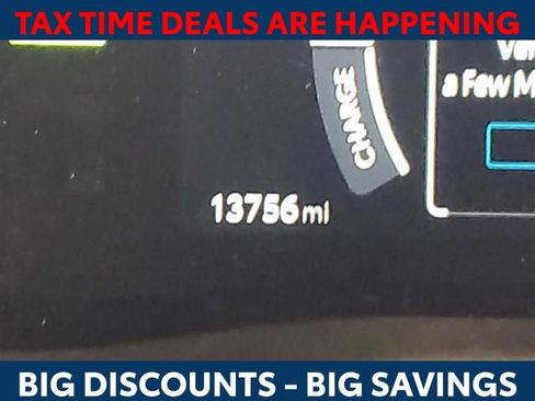 Used 2025 Toyota Camry SE w/ Multimedia Upgrade Package image 8