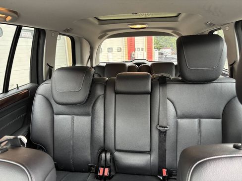 Used 2011 Mercedes-Benz GL 450 4MATIC image 12