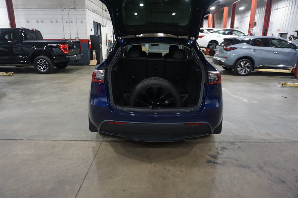 Used 2024 Tesla Model Y Long Range RWD image 19