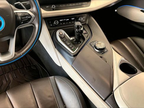 Used 2019 BMW i8 Coupe AWD/4WD image 15