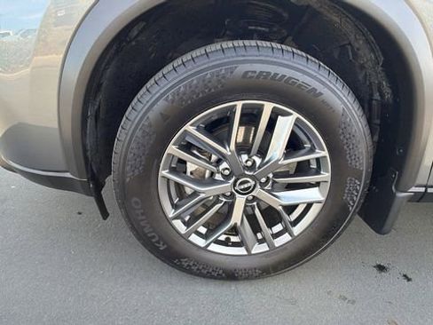 Used 2025 Nissan Rogue S image 10