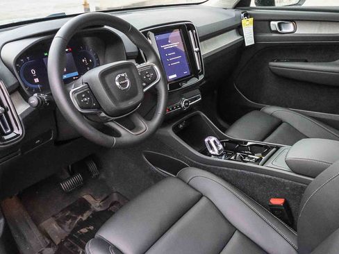 New 2025 Volvo XC40 B5 Plus w/ Protection Package Premier image 30