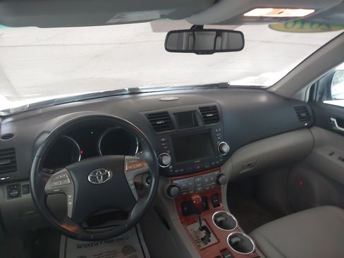 Used 2010 Toyota Highlander Limited AWD/4WD image 5