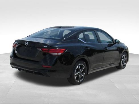 Used 2024 Nissan Sentra SV FWD image 4