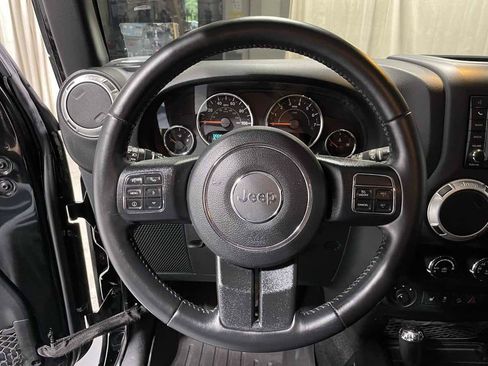 Used 2017 Jeep Wrangler Unlimited Sahara w/ Dual Top Group AWD/4WD image 11