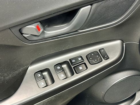 Used 2018 Hyundai Kona SEL w/ SEL Tech Package 02 image 18