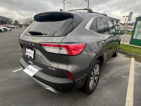 Used 2021 Ford Escape Titanium image 7