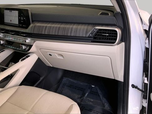 Used 2023 Kia Telluride EX w/ EX Captain's Chair Package FWD image 19