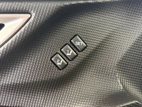 Used 2021 Subaru Forester Touring AWD/4WD image 29