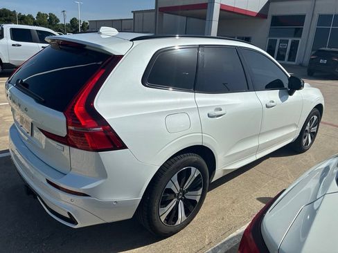 Used 2023 Volvo XC60 T8 Plus AWD/4WD image 2