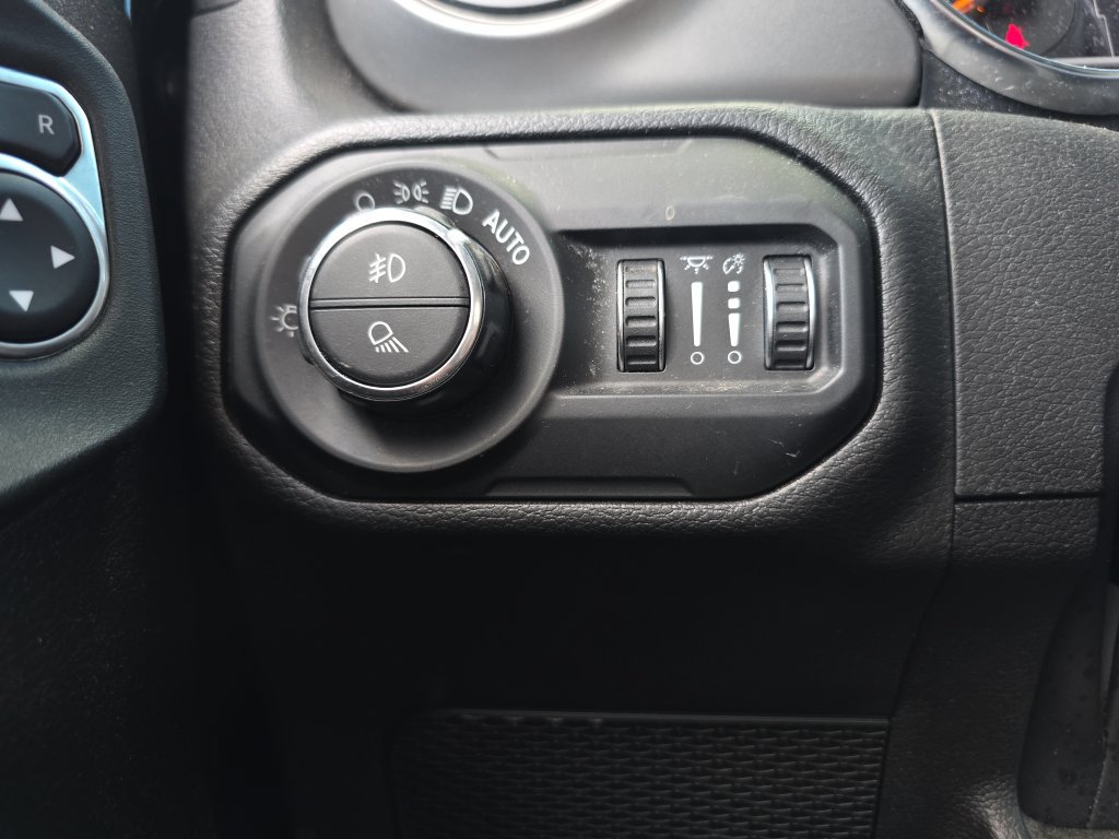 Used 2022 Jeep Gladiator Sport AWD/4WD image 41