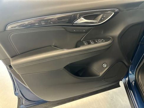 Used 2023 Buick Envision Essence image 28