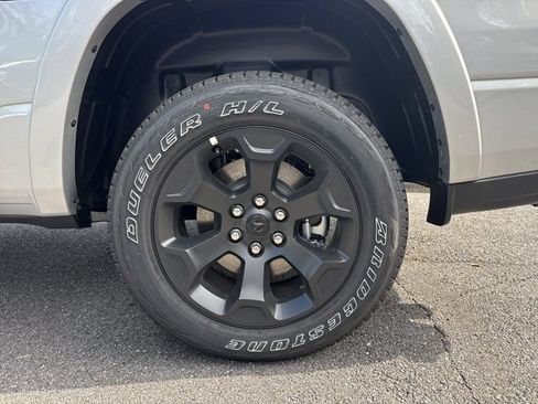 New 2026 RAM 1500 4x4 Crew Cab image 18