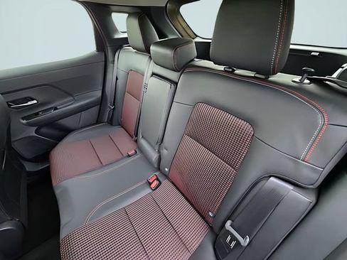 New 2026 Nissan Kicks SR w/ Cold Weather Package AWD/4WD image 21