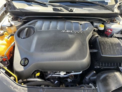 Used 2011 Chrysler 200 Touring image 56