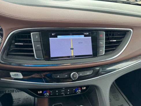 Used 2018 Buick Enclave Avenir AWD/4WD image 19