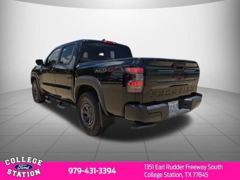 Used 2025 Nissan Frontier PRO-4X AWD/4WD image 3