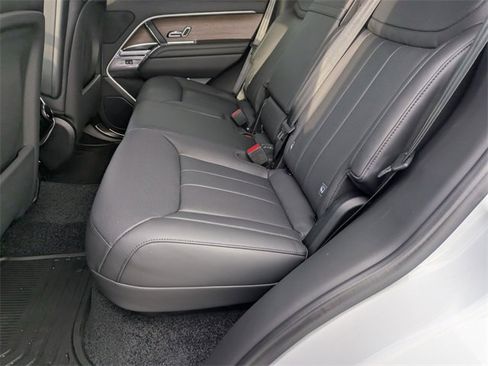 New 2026 Land Rover Range Rover SE image 15