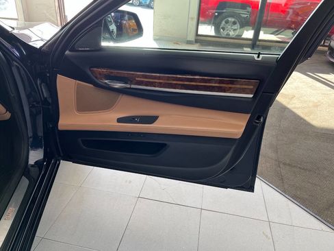 Used 2014 BMW 740Li image 33