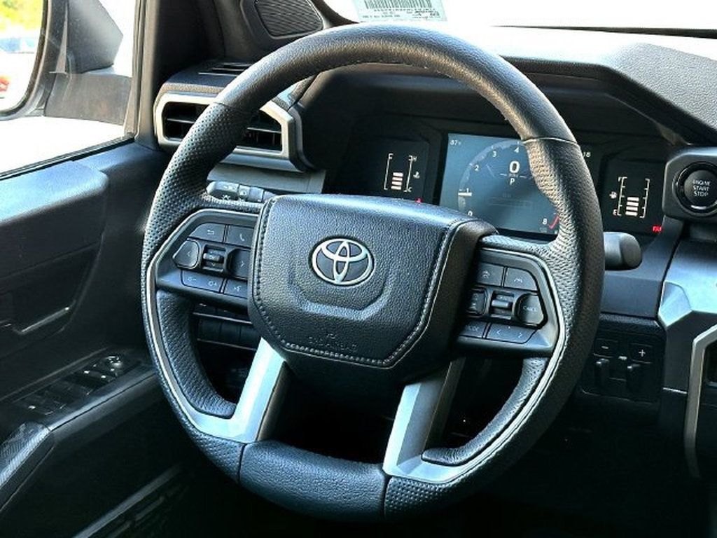 Certified 2025 Toyota Tacoma SR5 w/ SR5 Upgrade Package AWD/4WD image 28