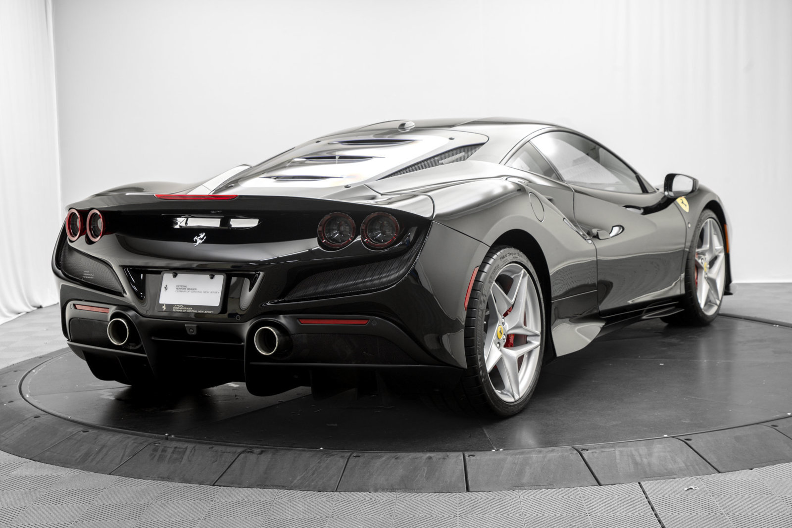 Used 2022 Ferrari F8 Tributo RWD image 7
