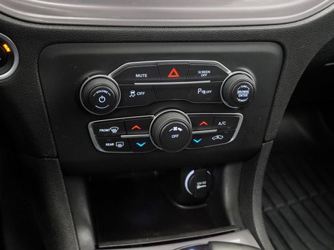 Certified 2023 Dodge Charger SXT w/ Blacktop Package image 28