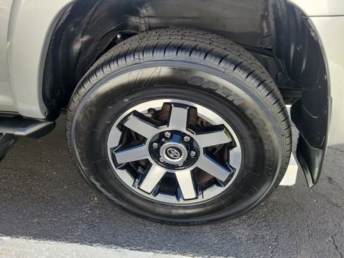 Used 2022 Toyota 4Runner TRD Off-Road Premium image 29