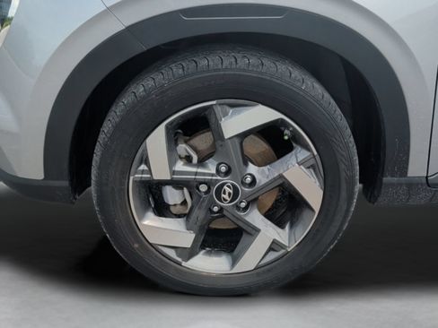 Used 2024 Hyundai Venue SEL FWD image 45