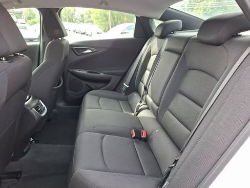 Used 2024 Chevrolet Malibu LT image 11