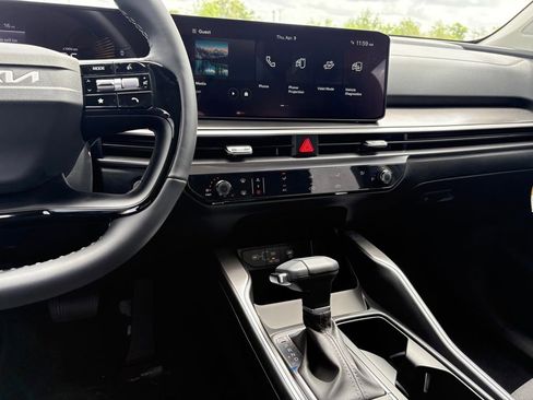 New 2026 Kia Sorento LX FWD image 16