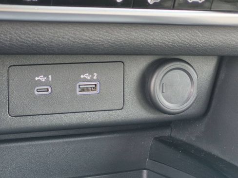 Used 2023 Nissan Rogue SV AWD/4WD image 19