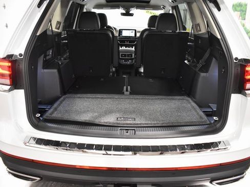 New 2025 Volkswagen Atlas SEL image 16