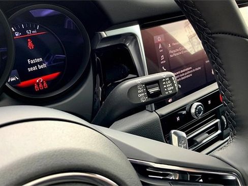 New 2025 Porsche Macan image 37