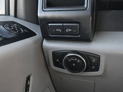 Used 2016 Ford F150 XL w/ Heavy-Duty Payload Package image 32