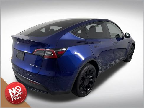 Used 2023 Tesla Model Y Long Range AWD/4WD image 3