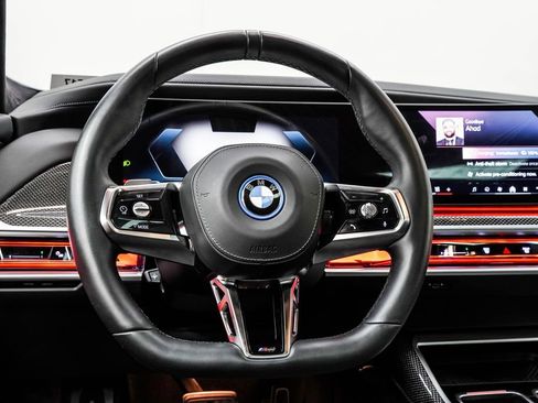 Used 2023 BMW i7 xDrive60 AWD/4WD image 25