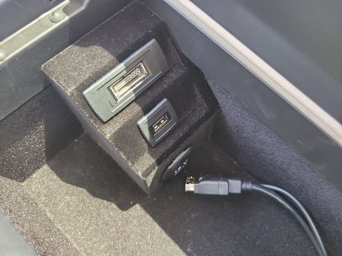 Used 2014 Mercedes-Benz SL 550 image 21
