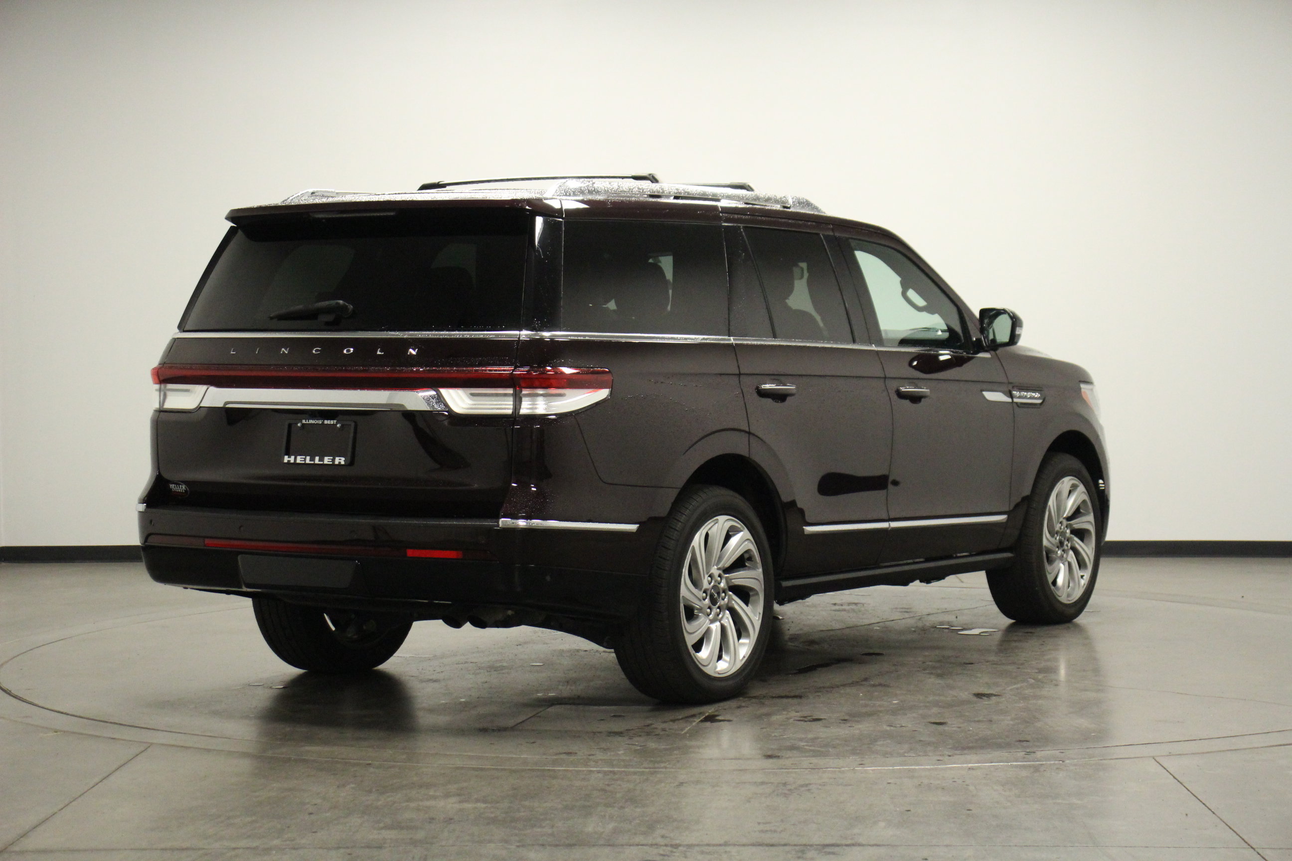 Used 2024 Lincoln Navigator Reserve AWD/4WD image 8
