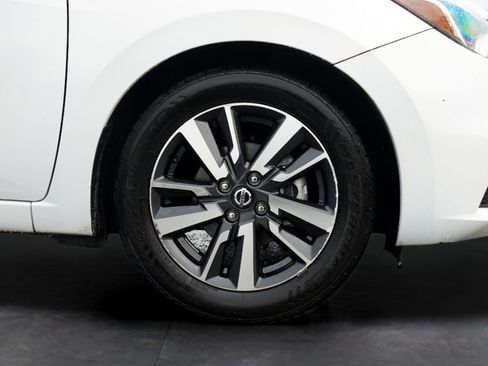 Used 2021 Nissan Versa SV image 9