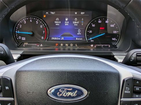Used 2024 Ford Explorer XLT RWD image 30
