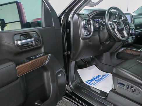 Used 2023 GMC Sierra 2500 Denali w/ Denali Ultimate Package AWD/4WD image 3