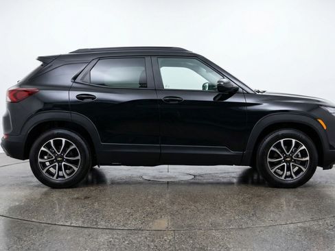 Used 2025 Chevrolet TrailBlazer LT image 11