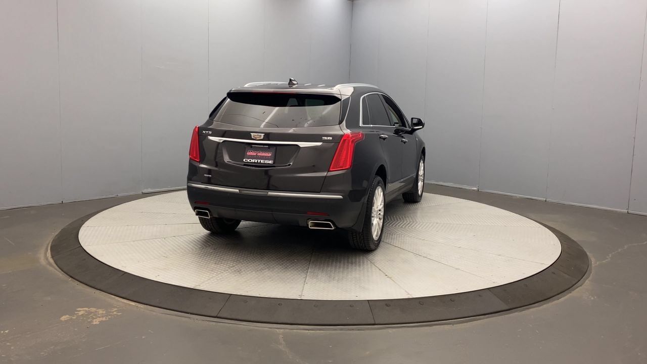 Used 2019 Cadillac XT5 Premium Luxury AWD/4WD image 4