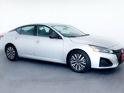 Used 2024 Nissan Altima 2.5 SV